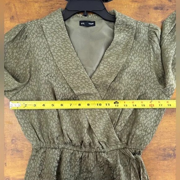 NWOT Steve Madden Mini Dress Size S Olive Green Subtle Leopard Print Faux Wrap - Picture 7 of 8